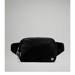 Brand new with tag Everywhere belt bag - large version